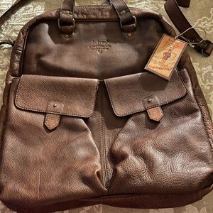 Leather bag: Avirex Civilian & Military Tailors for travel & adventure equipment